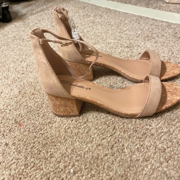 Block cork heel suede sandals in nude - Picture 4 of 5